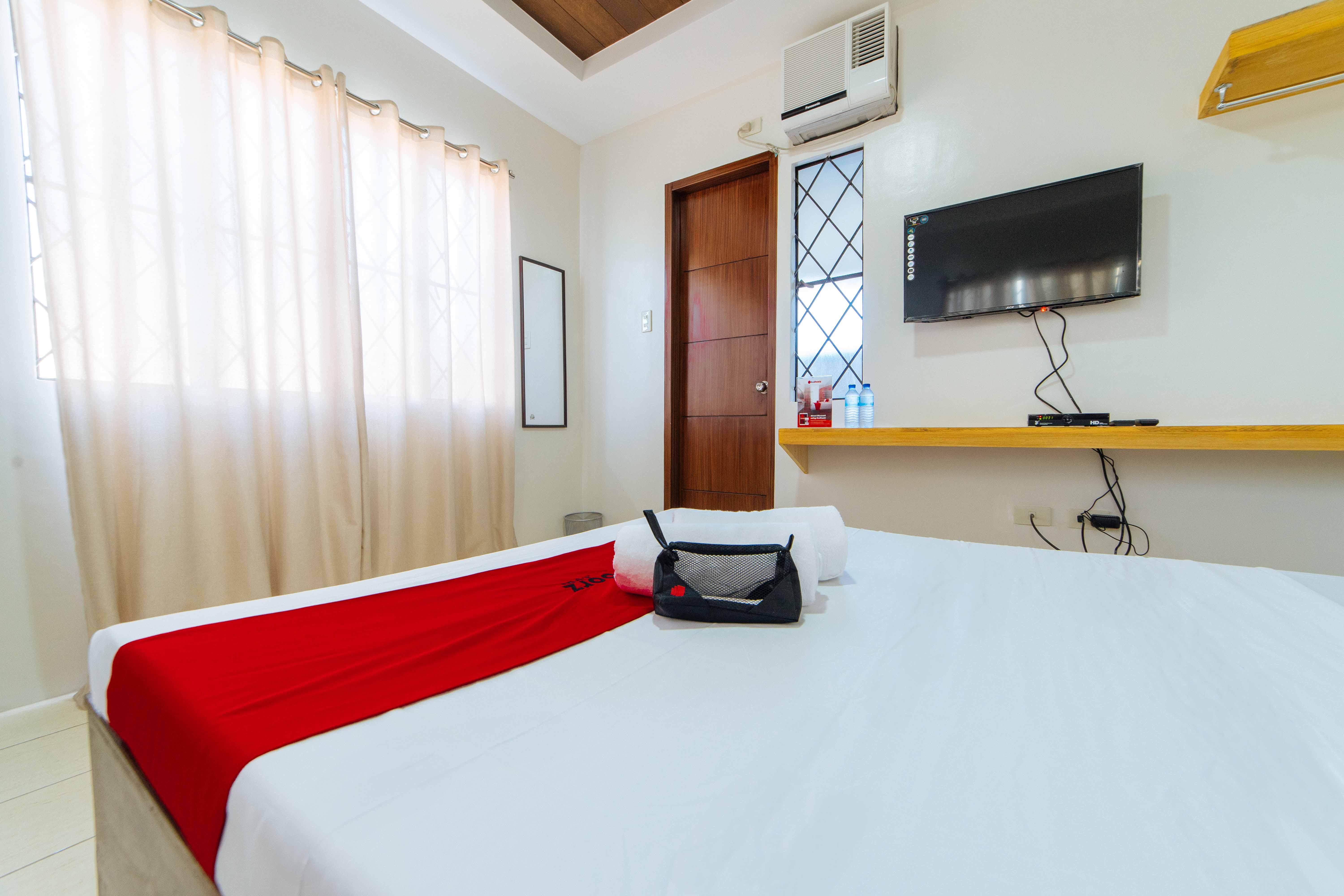 Reddoorz Plus @ Casa Lucia Sindalan San Fernando City Pampanga Exterior photo